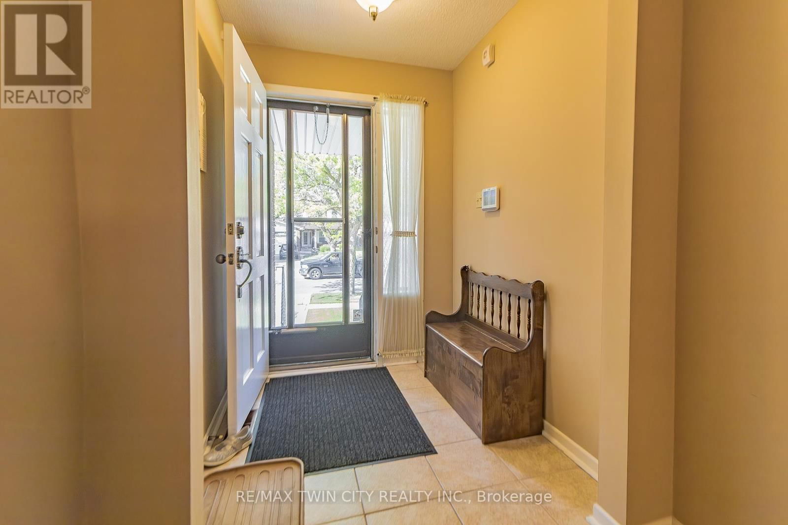 20 MANORCREST STREET Image 6