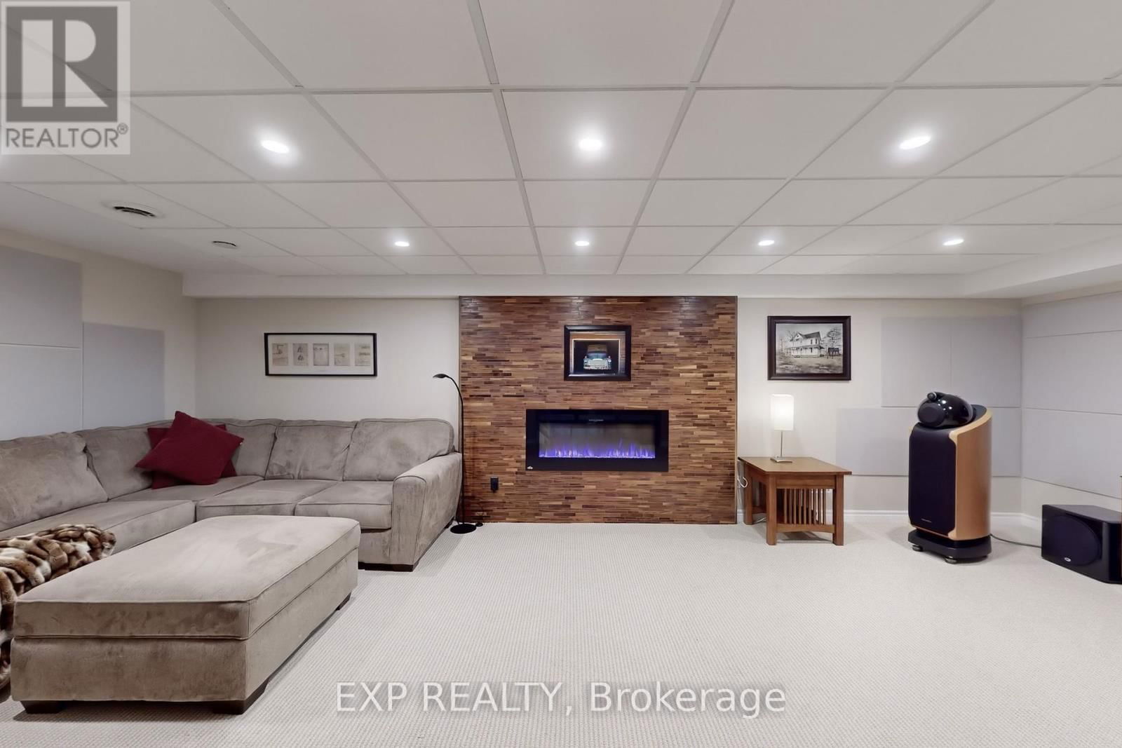 94 PANNAHILL DRIVE Image 44