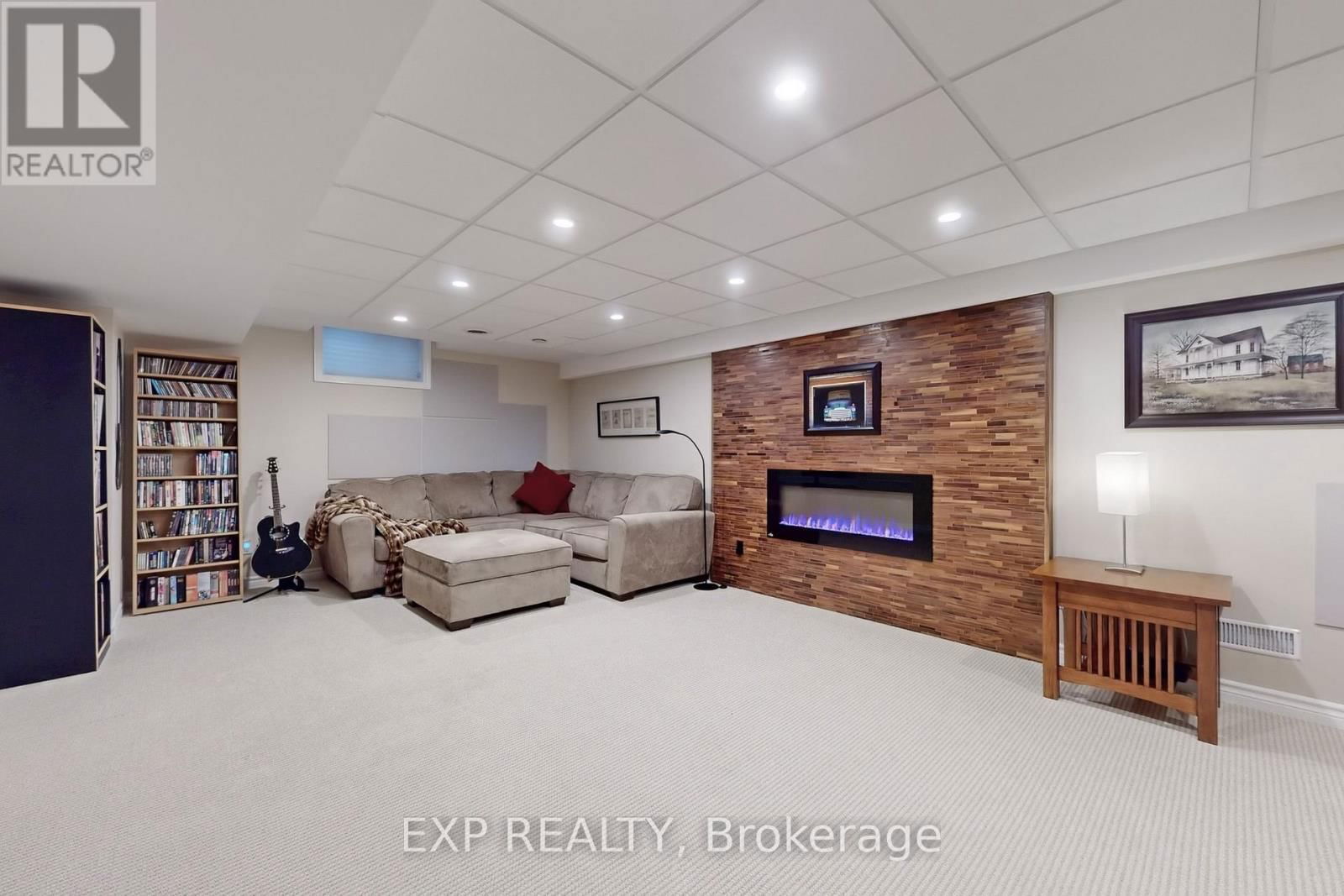 94 PANNAHILL DRIVE Image 45