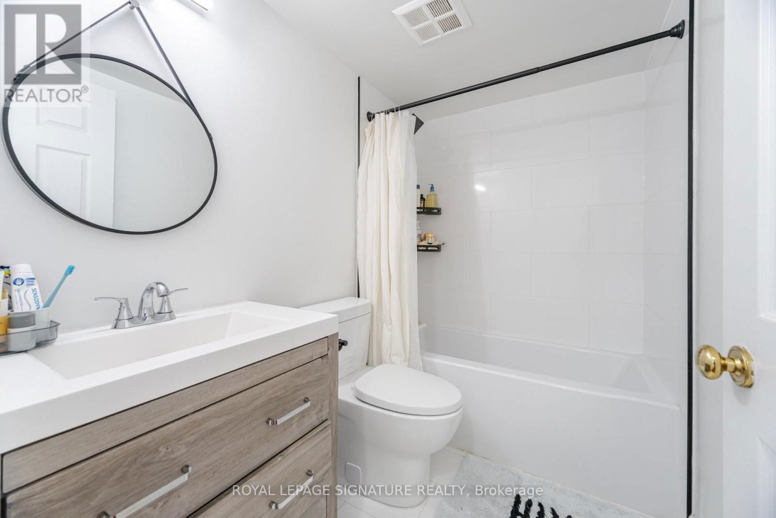 1401 - 250 WEBB DRIVE Image 22