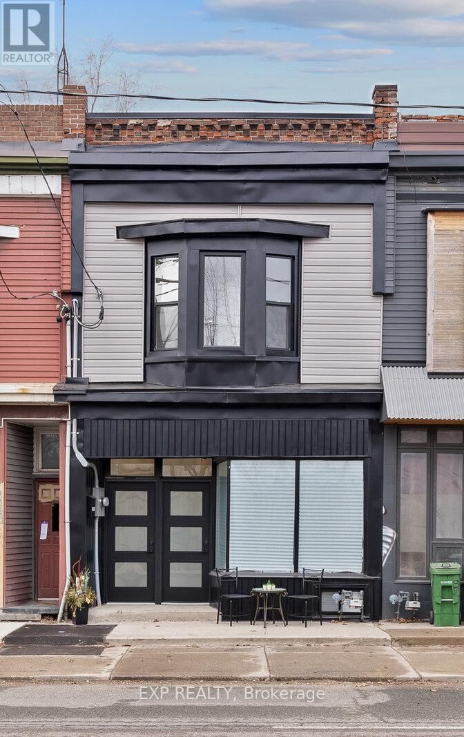 2555 DUNDAS STREET WEST Image 1