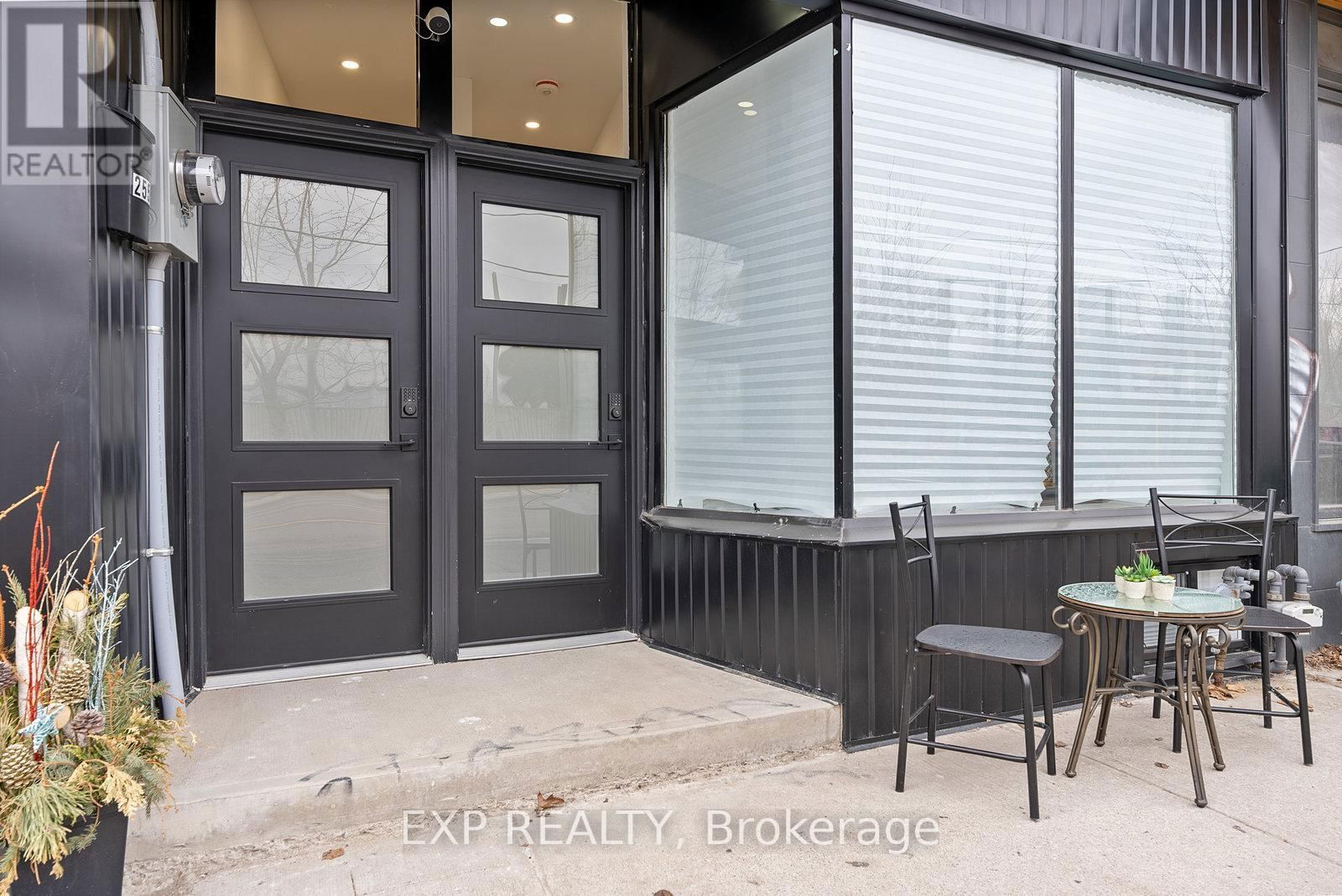 2555 DUNDAS STREET WEST Image 2
