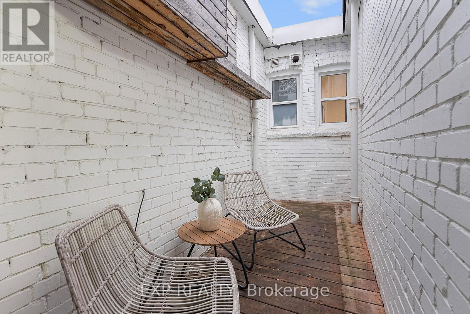 2555 DUNDAS STREET WEST Image 25