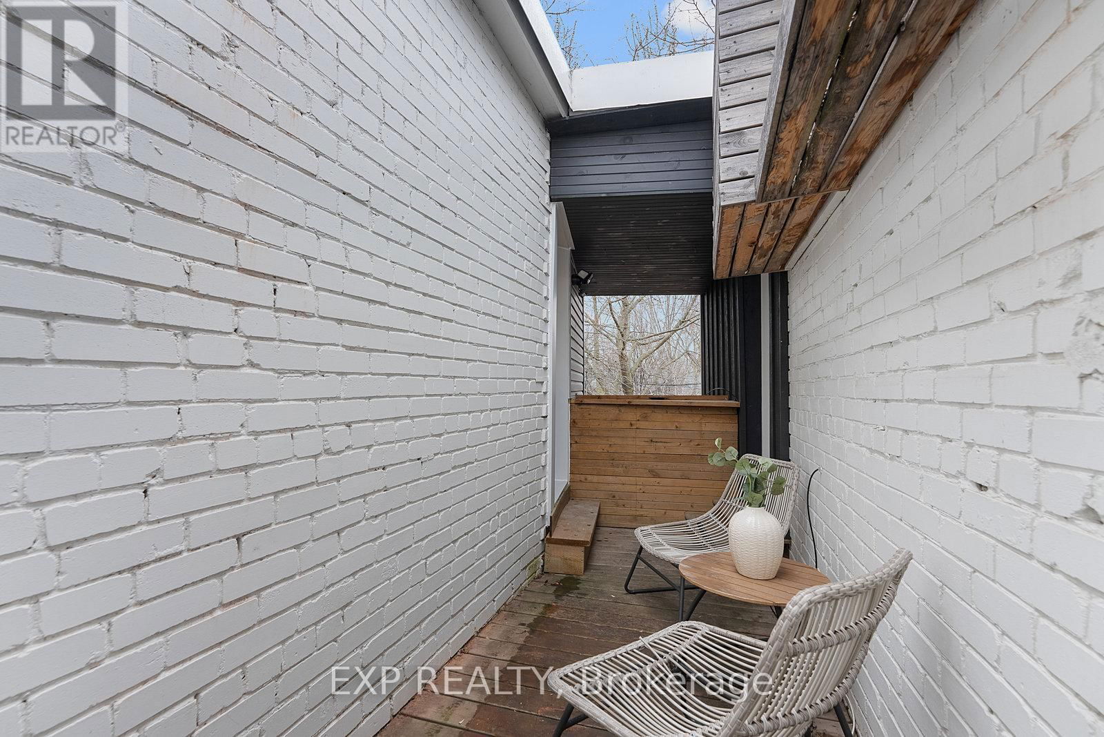 2555 DUNDAS STREET WEST Image 26