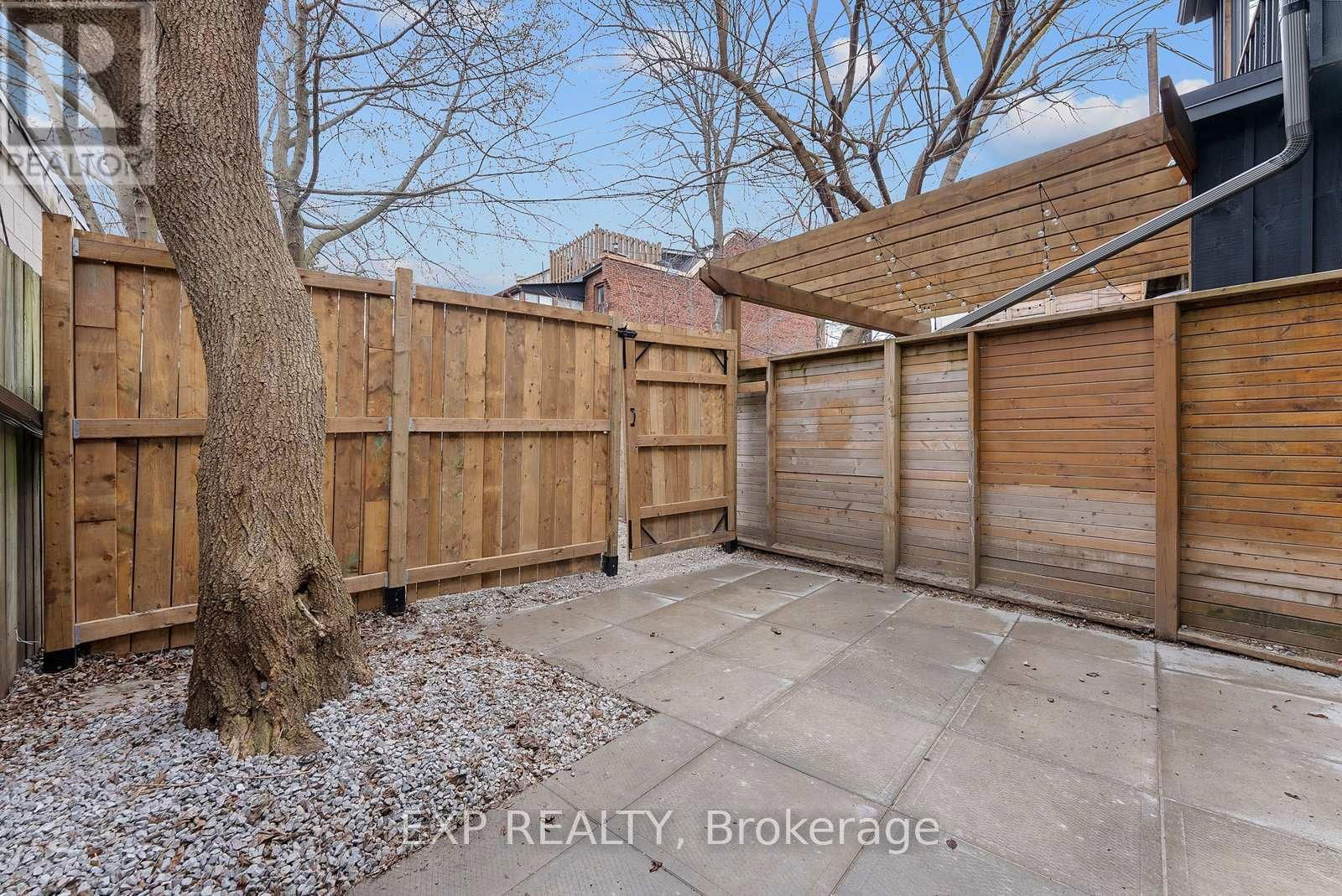 2555 DUNDAS STREET WEST Image 27