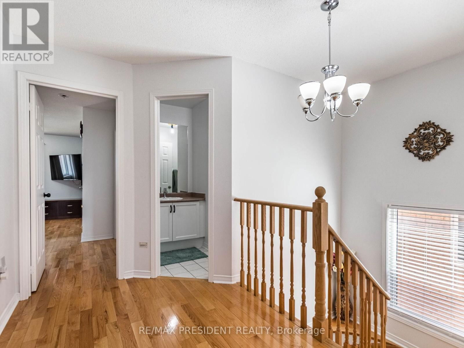 36 PRINCE CRESCENT Image 14