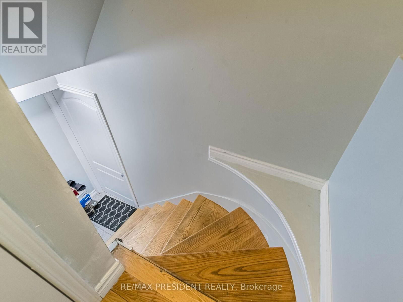 36 PRINCE CRESCENT Image 25