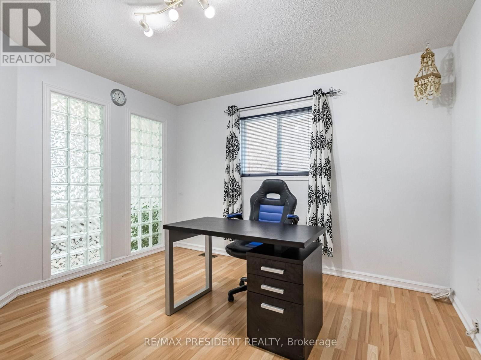 36 PRINCE CRESCENT Image 3