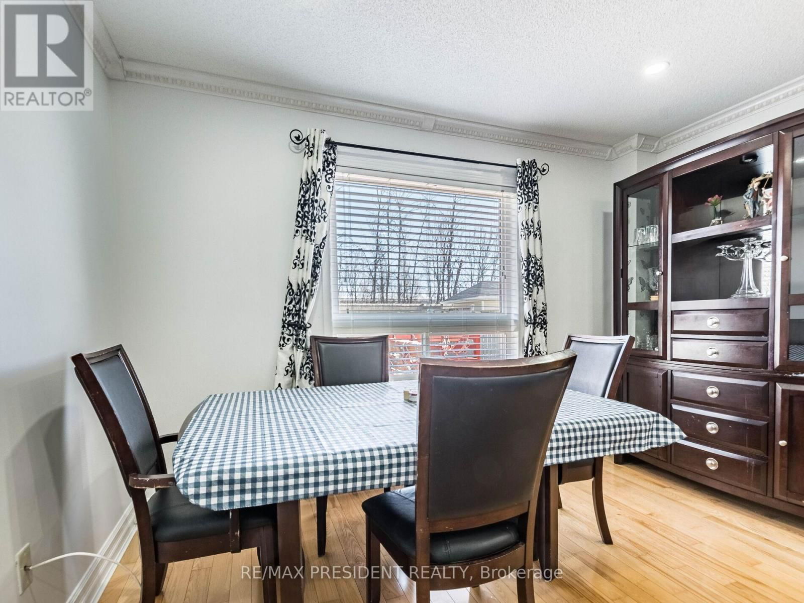 36 PRINCE CRESCENT Image 5