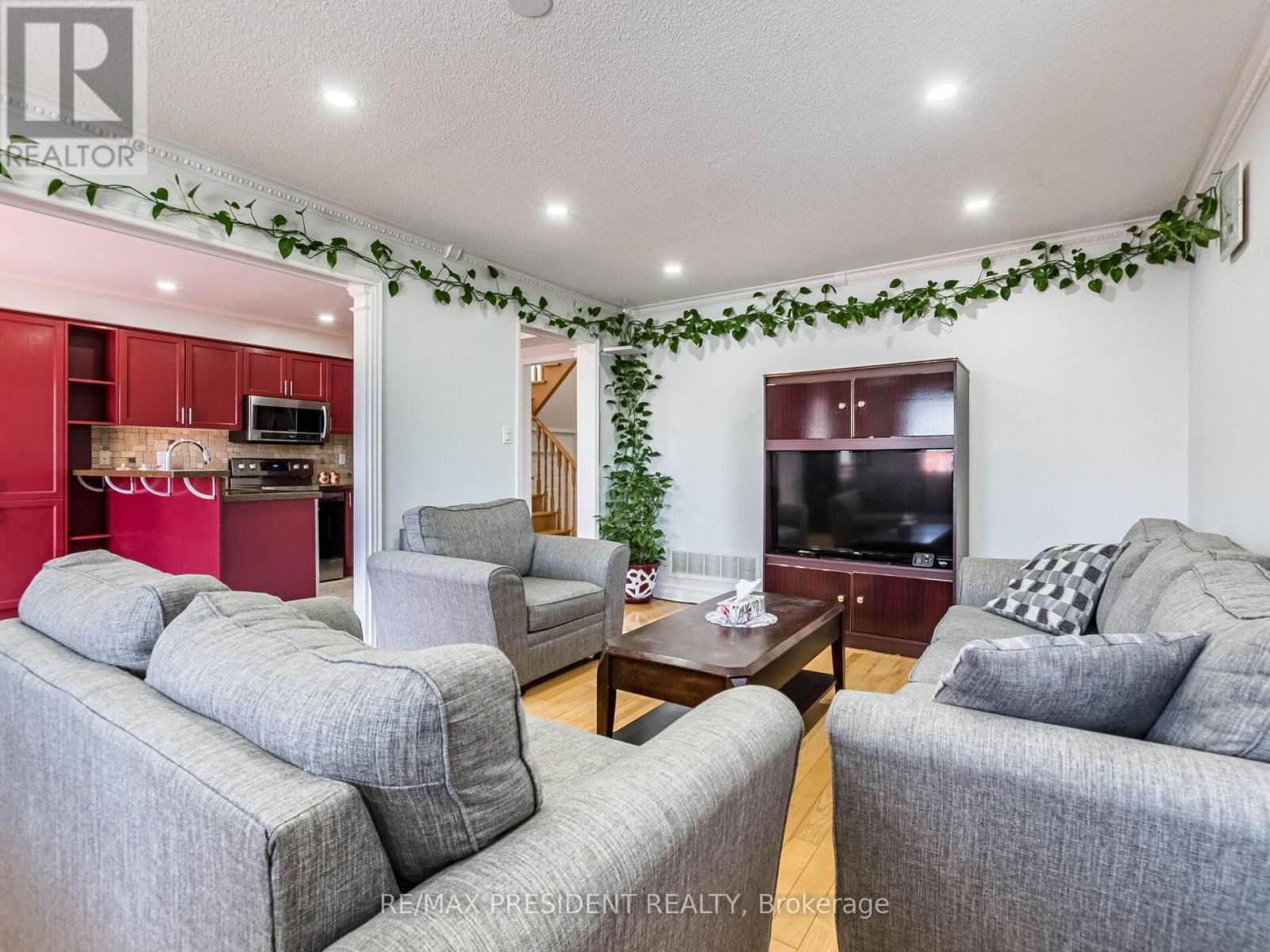 36 PRINCE CRESCENT Image 6