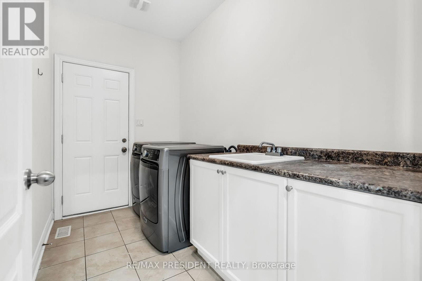 41 BASSETT CRESCENT Image 10
