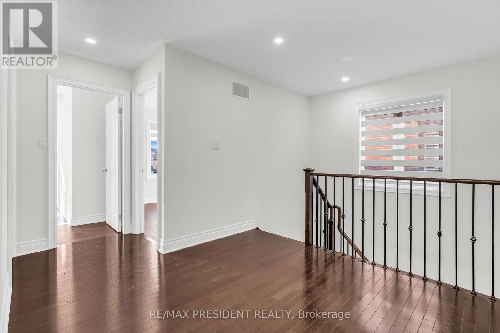 41 BASSETT CRESCENT Image 12