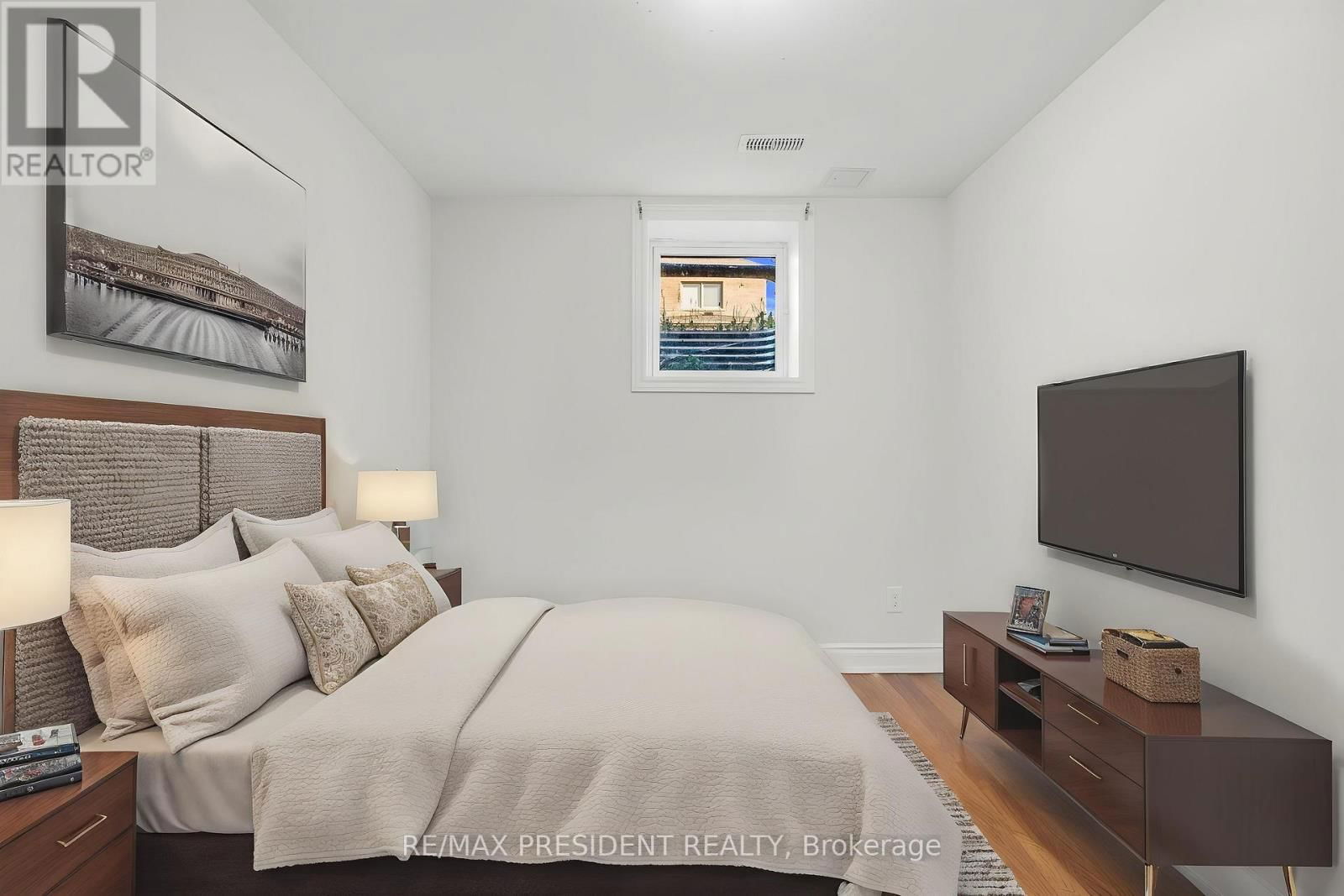 41 BASSETT CRESCENT Image 22