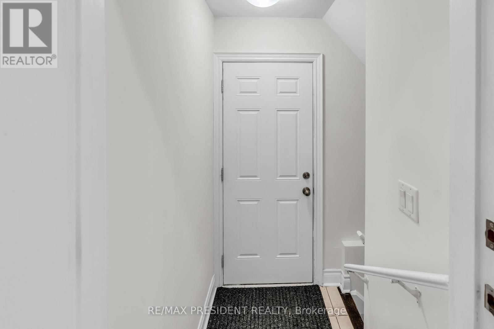 41 BASSETT CRESCENT Image 26