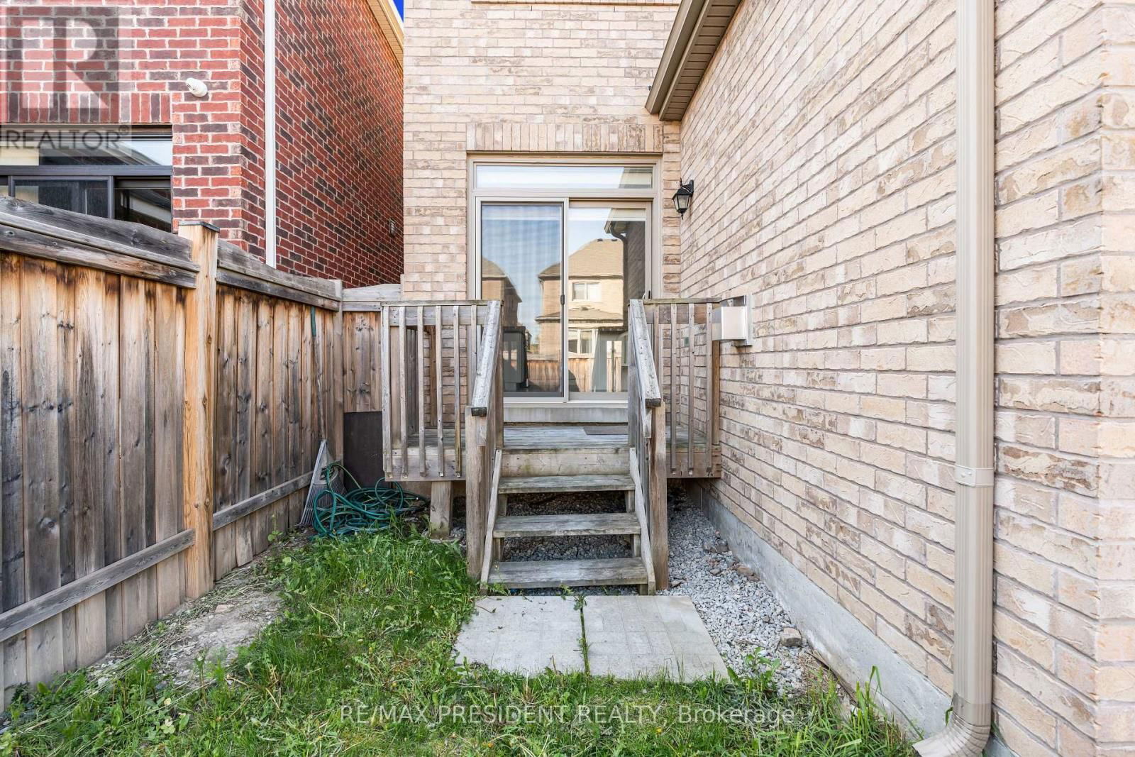 41 BASSETT CRESCENT Image 27