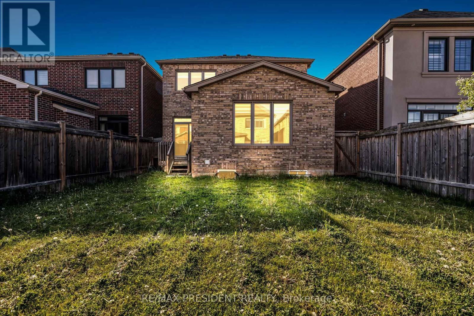 41 BASSETT CRESCENT Image 30