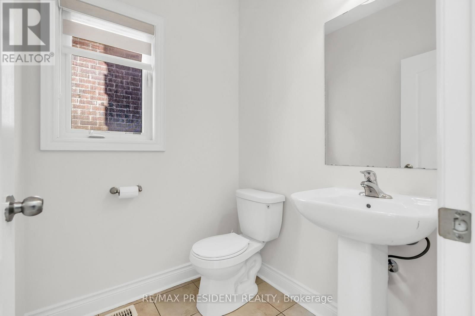 41 BASSETT CRESCENT Image 9