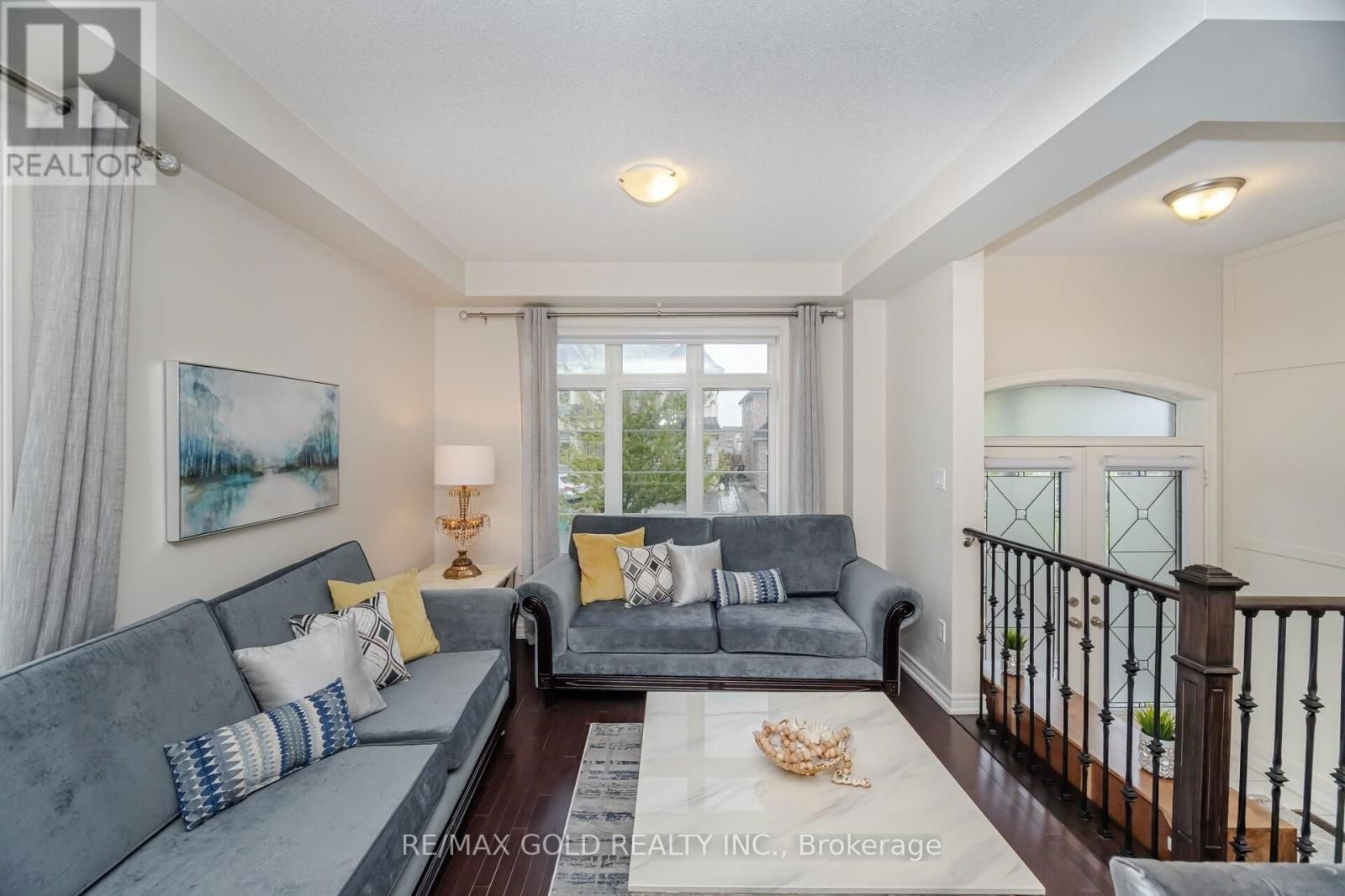 37 OBSERVATORY CRESCENT Image 3
