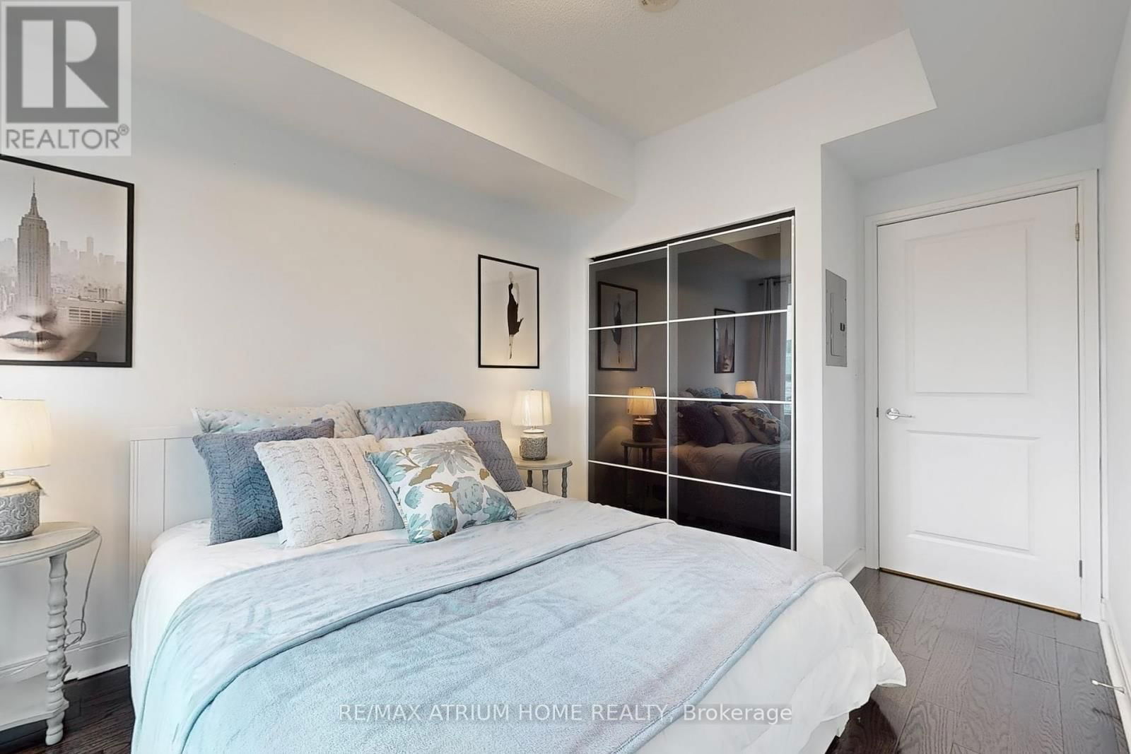 1808 - 80 ABSOLUTE AVENUE Image 14