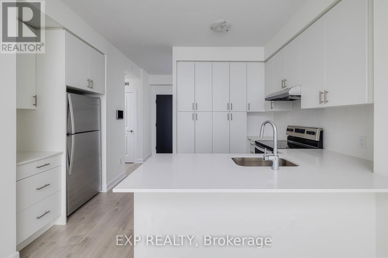 426 - 3220 WILLIAM COLTSON AVENUE Image 2