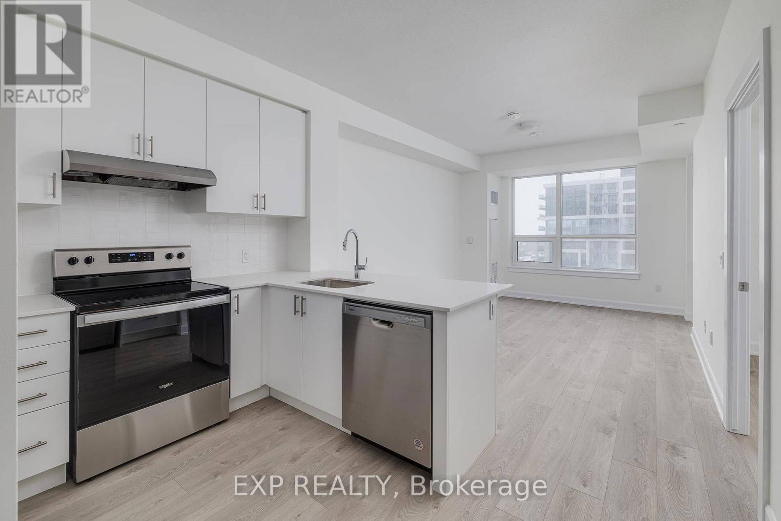 426 - 3220 WILLIAM COLTSON AVENUE Image 3