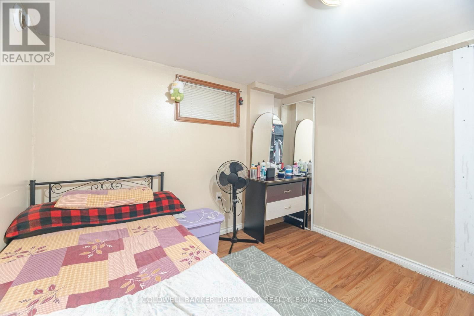 35 GUINESS AVENUE Image 44