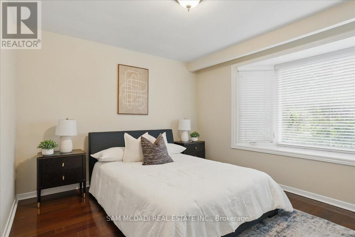 2076 AUTUMN BREEZE DRIVE SOUTH Image 25