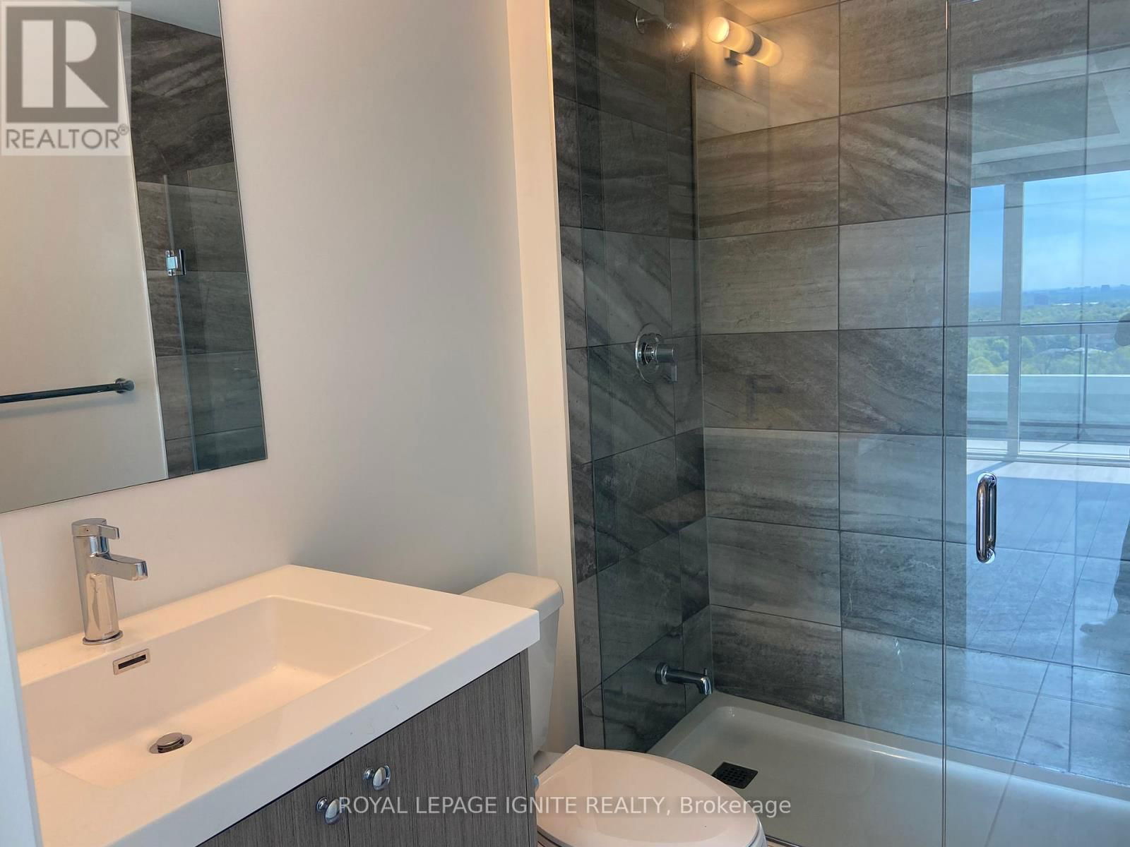 822 - 50 GEORGE BUTCHART DRIVE Image 12