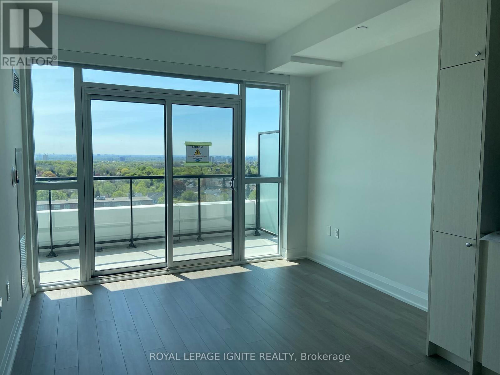 822 - 50 GEORGE BUTCHART DRIVE Image 16