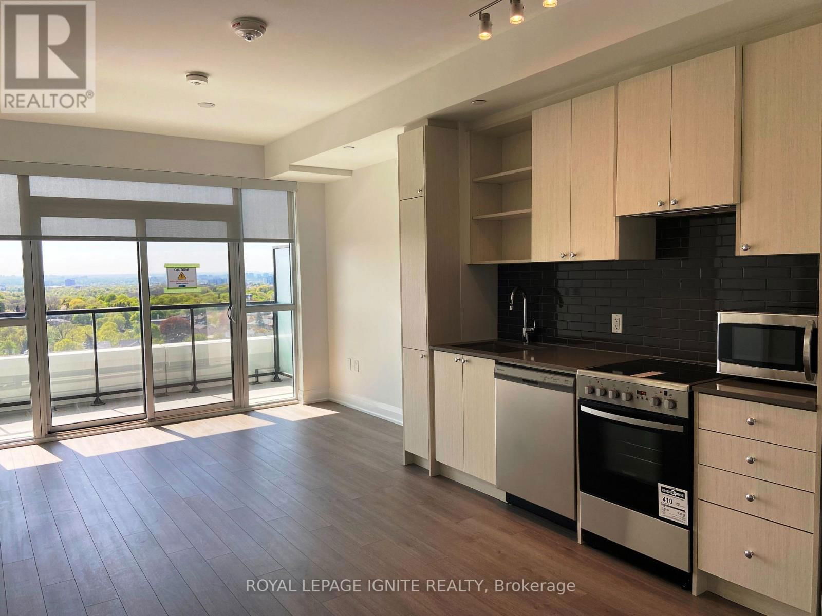 822 - 50 GEORGE BUTCHART DRIVE Image 17