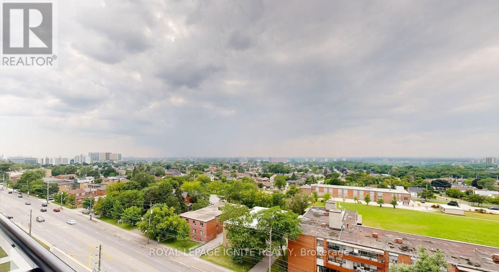 822 - 50 GEORGE BUTCHART DRIVE Image 21