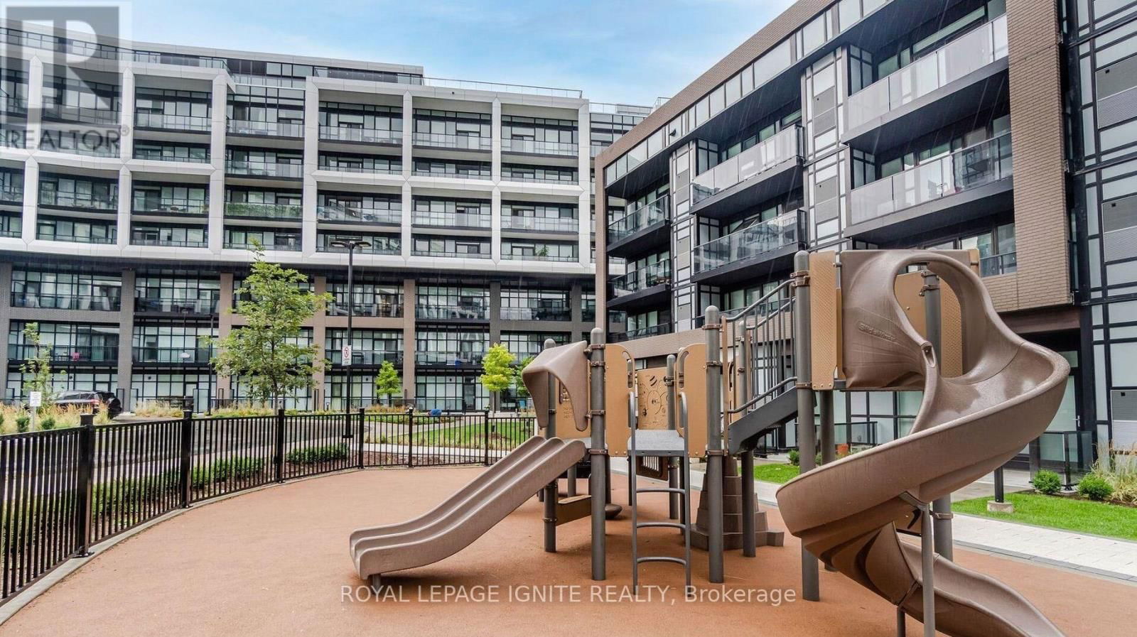 822 - 50 GEORGE BUTCHART DRIVE Image 40