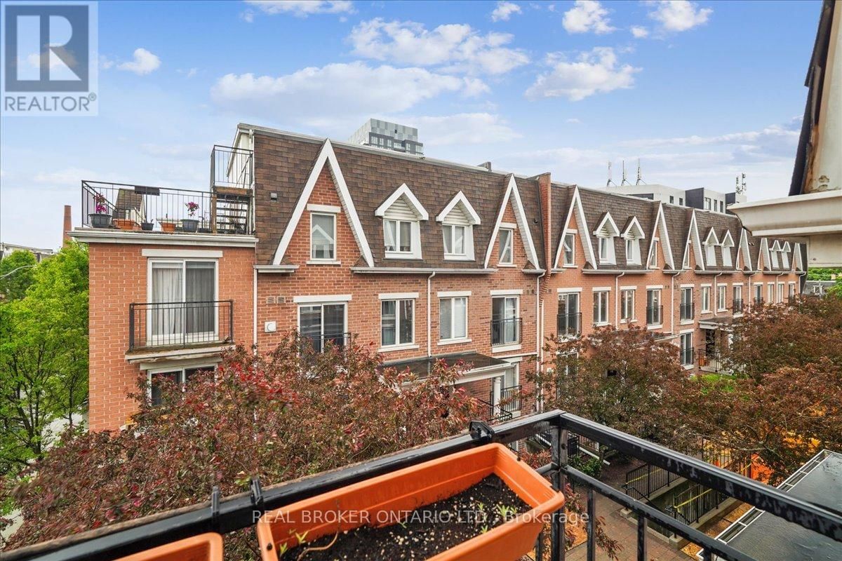 1233C - 22 LAIDLAW STREET Image 12