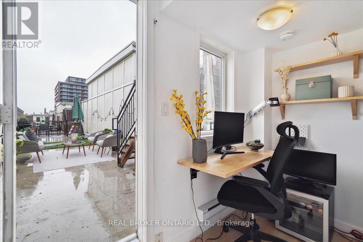 1233C - 22 LAIDLAW STREET Image 17