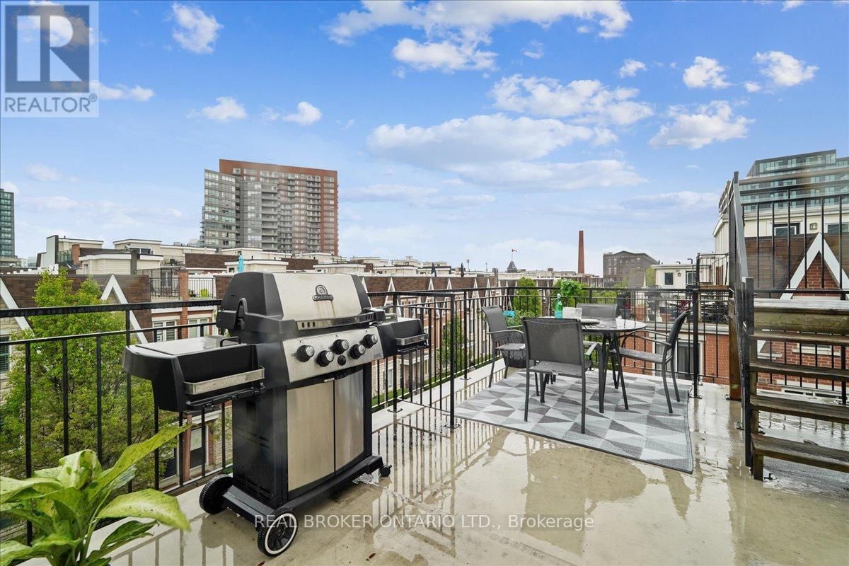 1233C - 22 LAIDLAW STREET Image 20