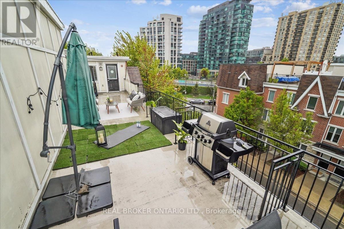 1233C - 22 LAIDLAW STREET Image 22