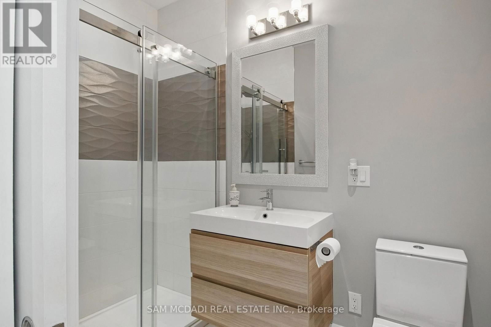 1050 CAVEN STREET Image 16