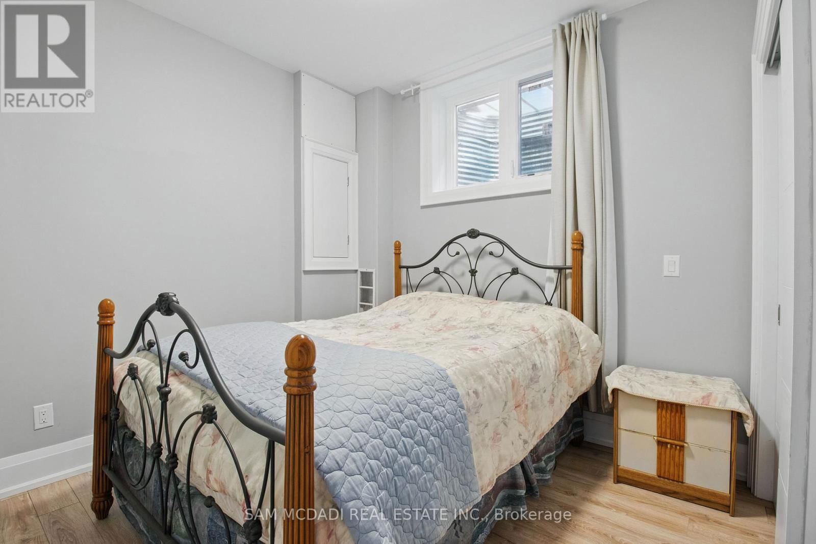 1050 CAVEN STREET Image 27