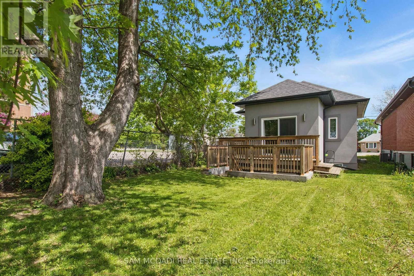 1050 CAVEN STREET Image 37