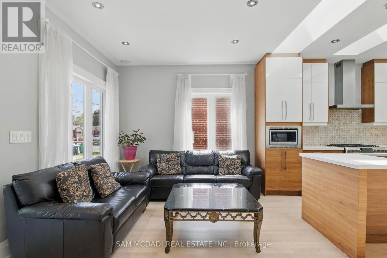 1050 CAVEN STREET Image 6
