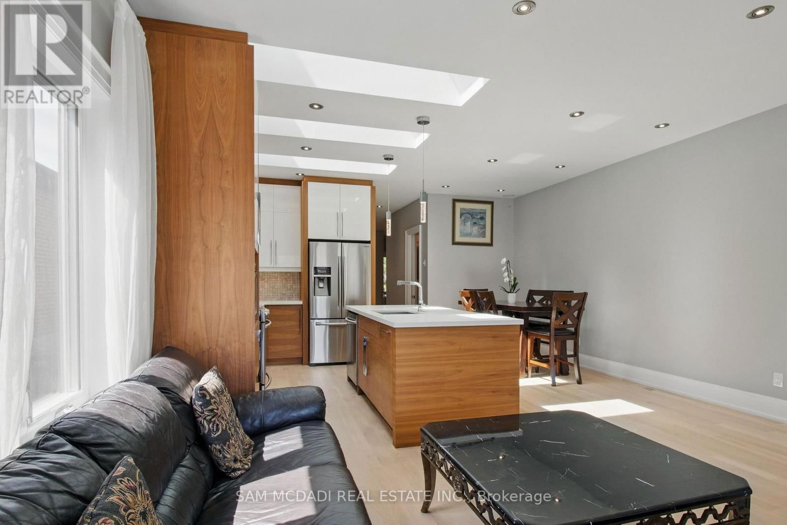 1050 CAVEN STREET Image 7