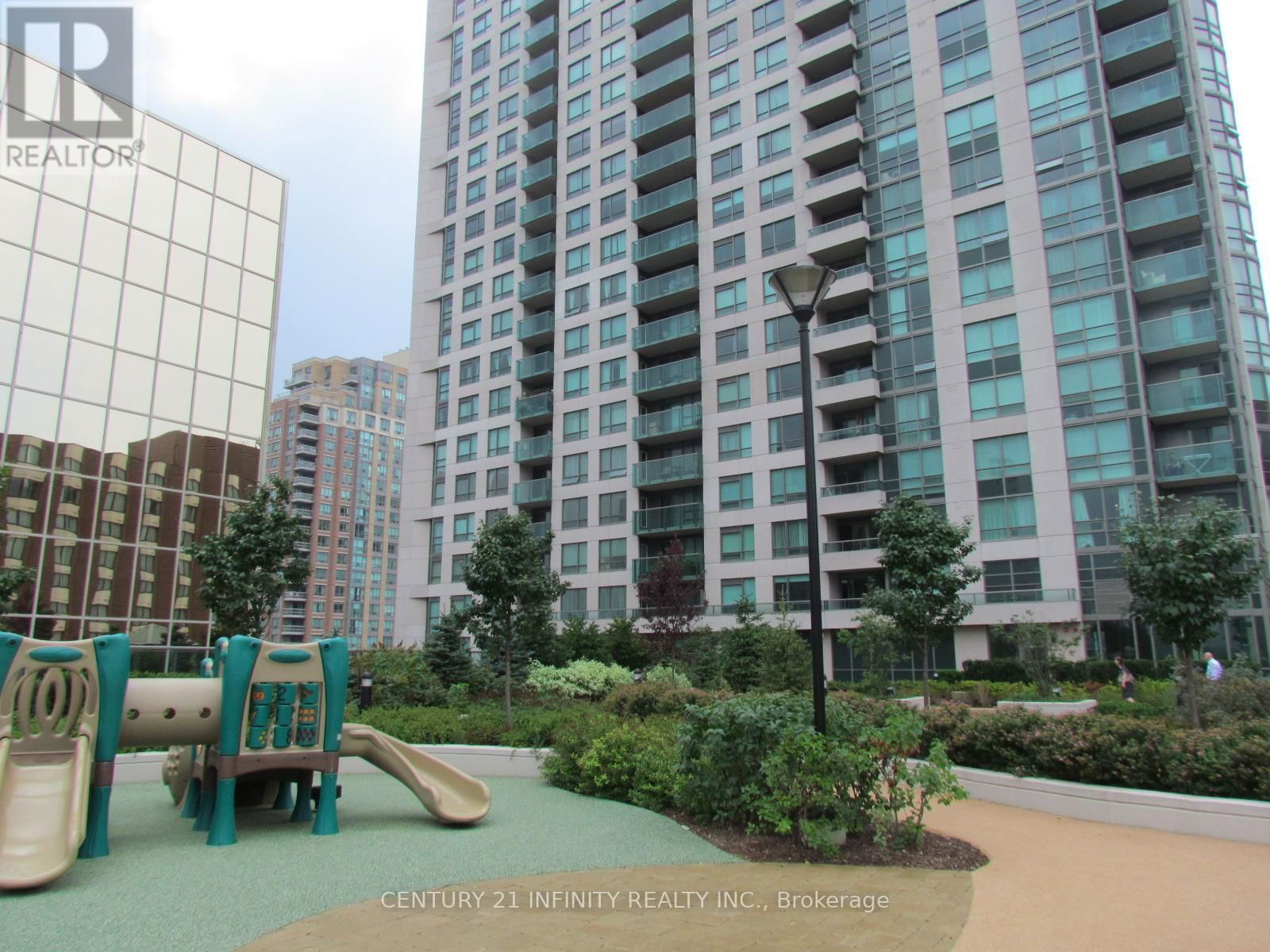 2307 - 208 ENFIELD PLACE Image 21