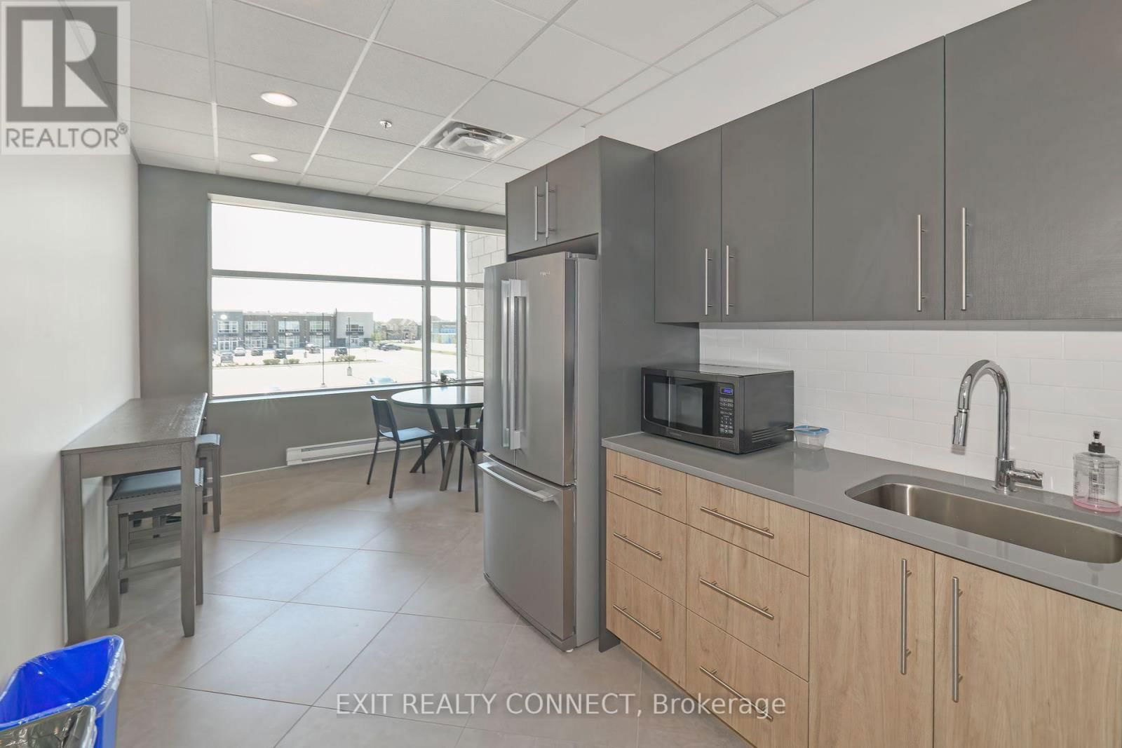 209 - 3485 REBECCA STREET Image 16
