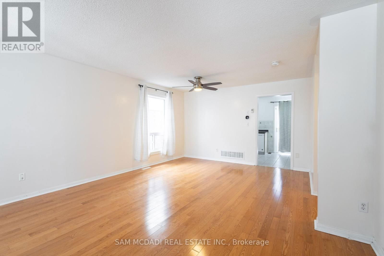 Upper - 45 SPRINGHURST AVENUE Image 6