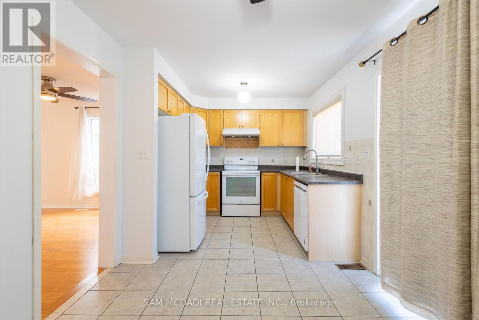 Upper - 45 SPRINGHURST AVENUE Image 9
