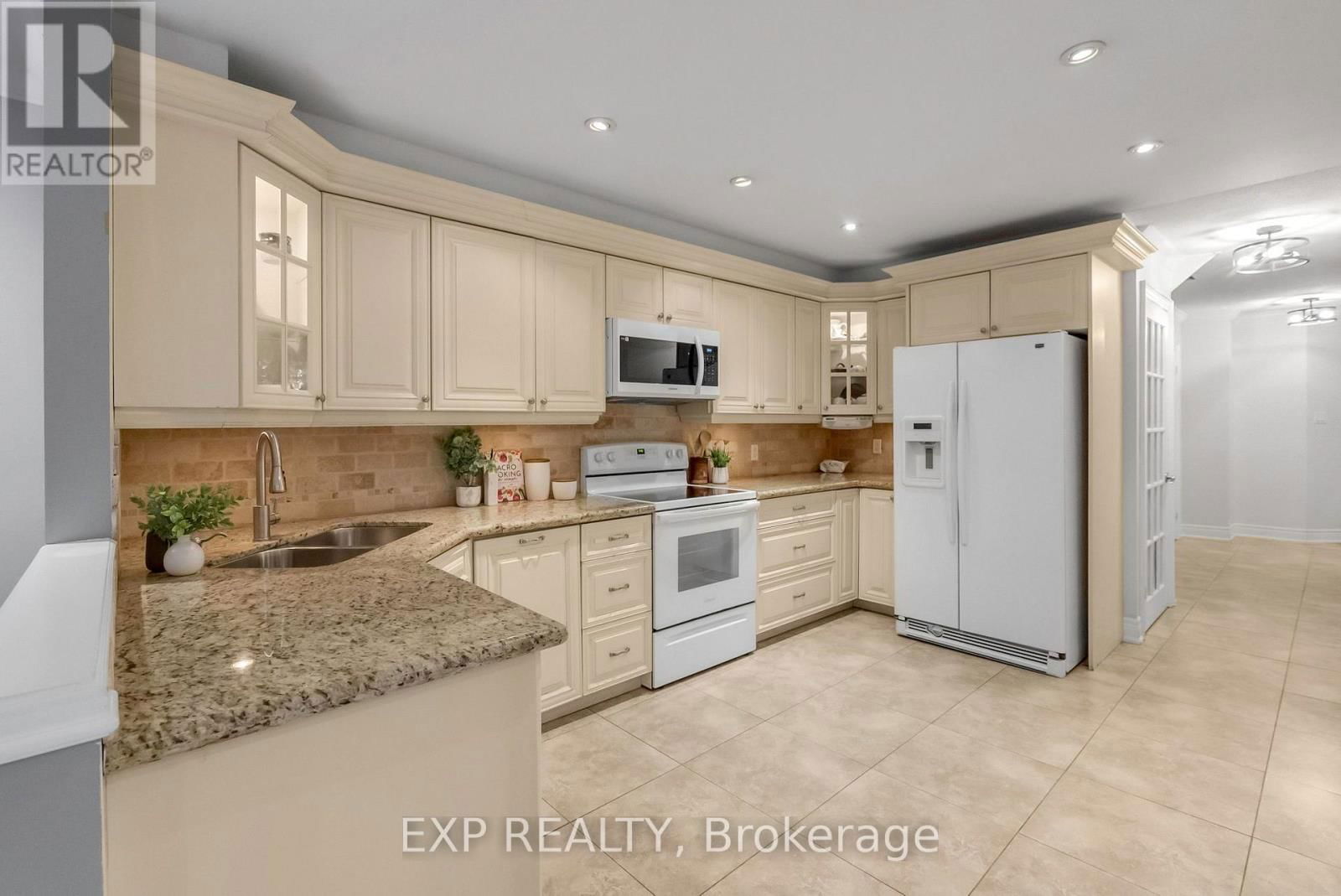 4315 BACCHUS CRESCENT Image 10