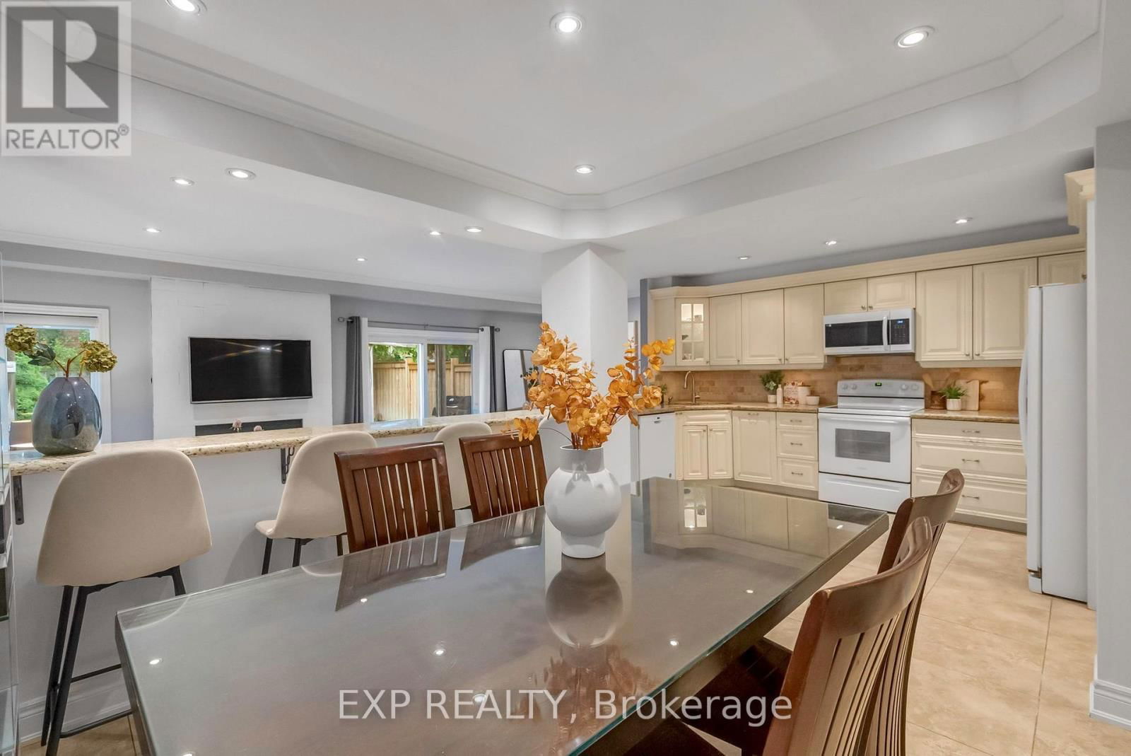 4315 BACCHUS CRESCENT Image 13