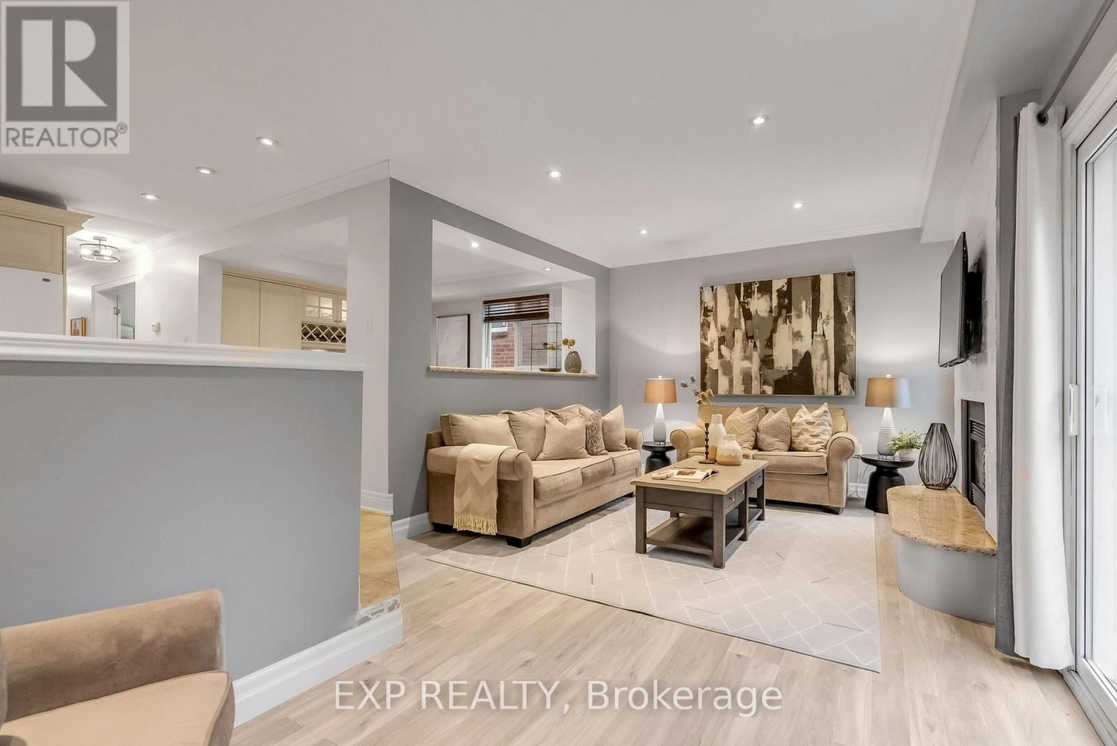 4315 BACCHUS CRESCENT Image 16