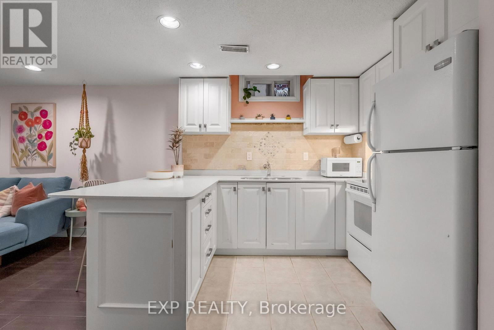 4315 BACCHUS CRESCENT Image 39
