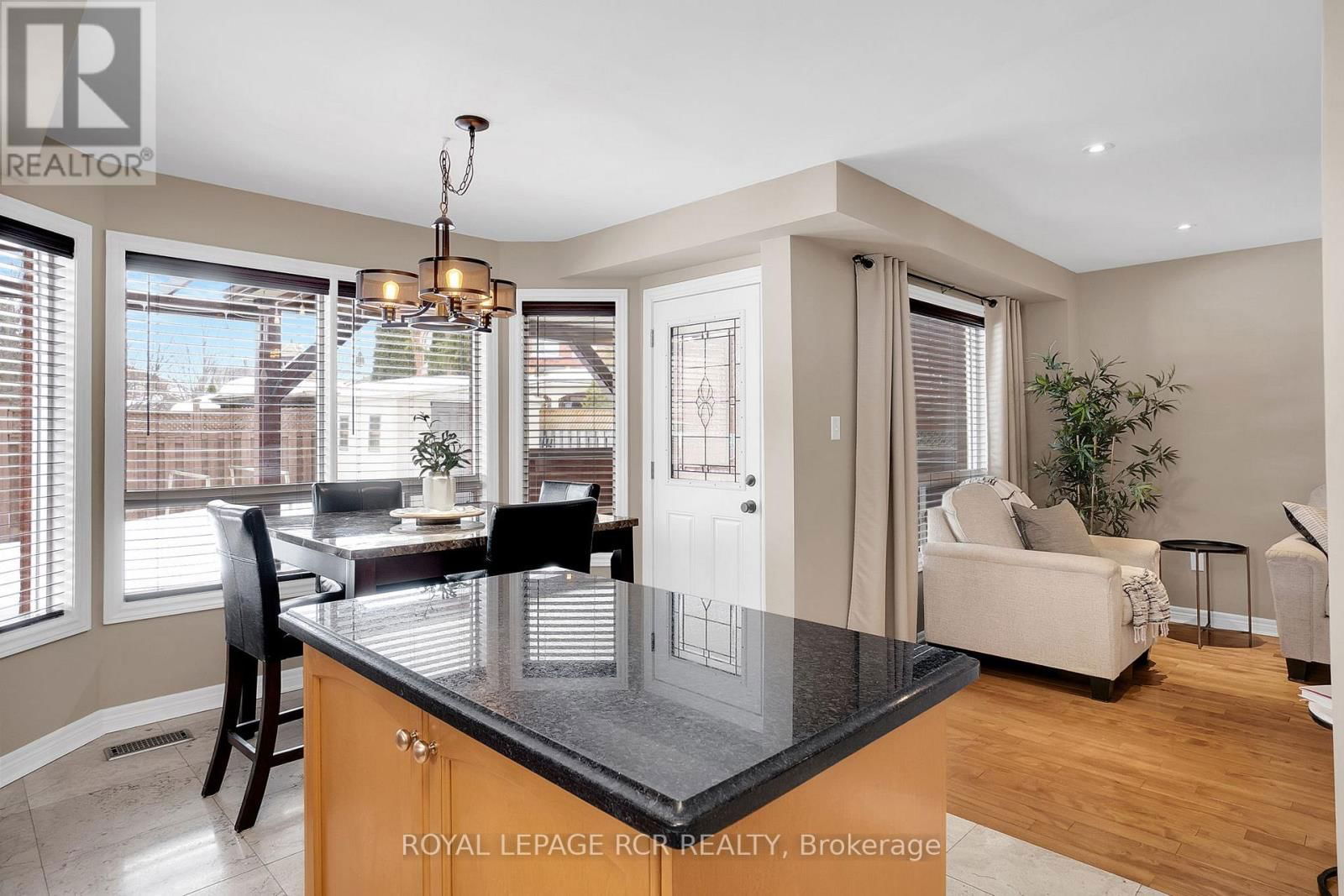 20 BOLTONVIEW CRESCENT Image 17
